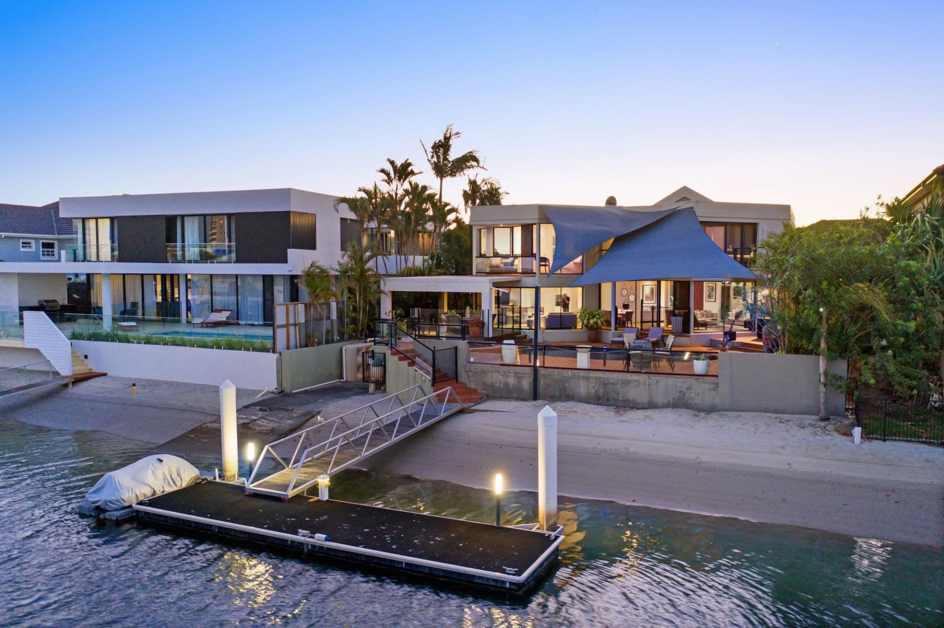 19 Buccaneer Court, Paradise Waters - Thumbnail 8