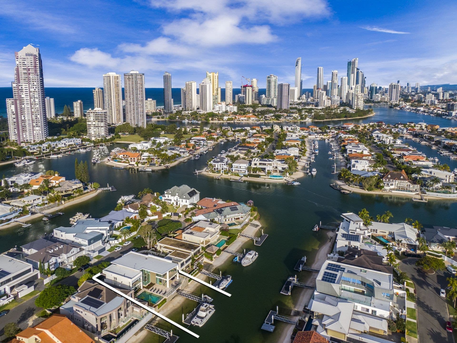 30 Buccaneer Court, Paradise Waters - Thumbnail 2