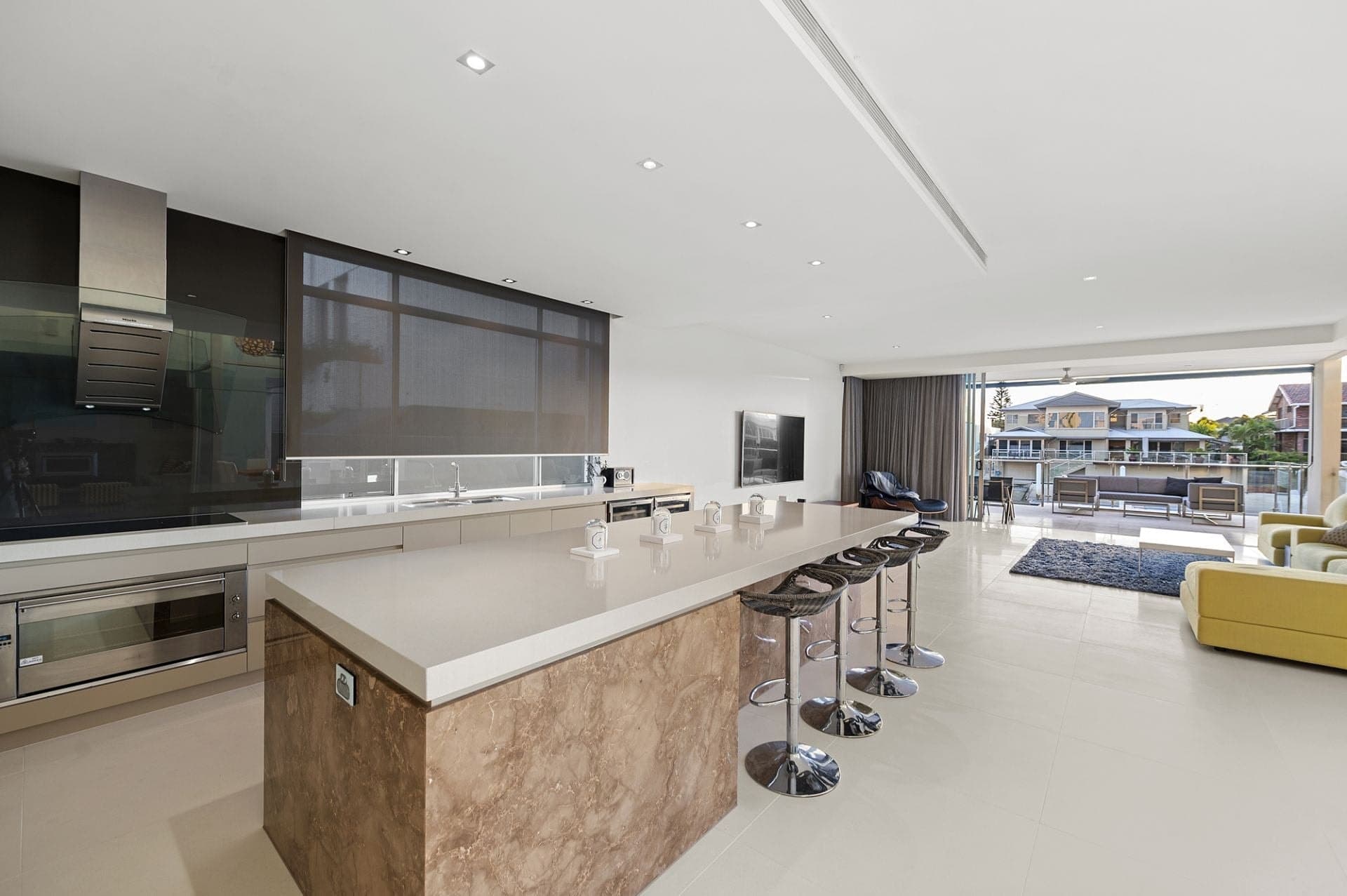30 Buccaneer Court, Paradise Waters - Thumbnail 5