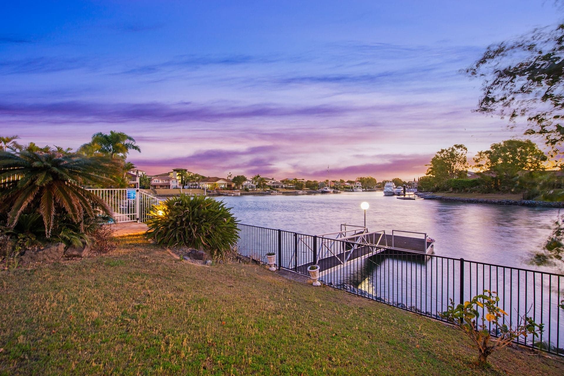 1047 Rosebank Way, Hope Island - Thumbnail 3