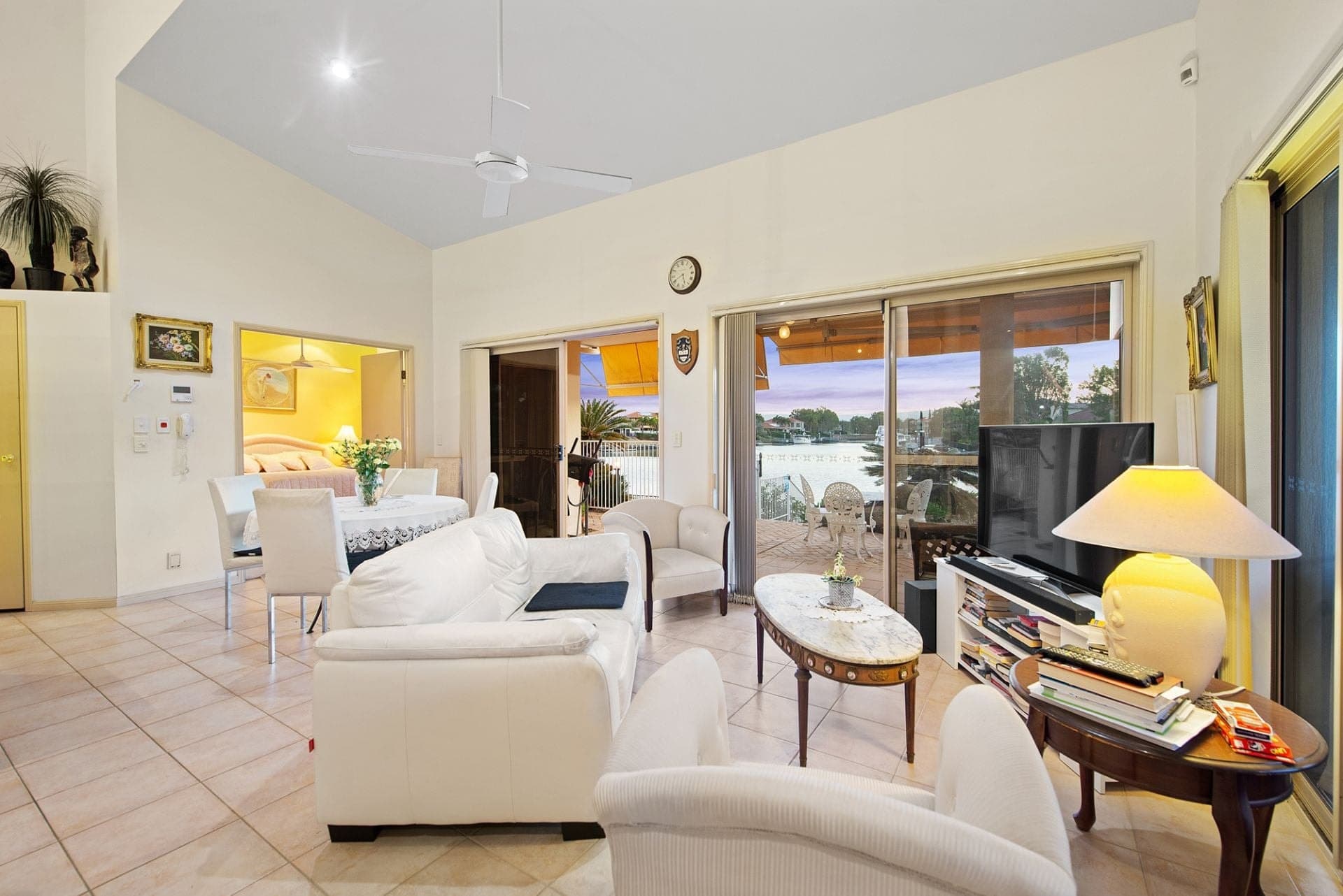 1047 Rosebank Way, Hope Island - Thumbnail 7