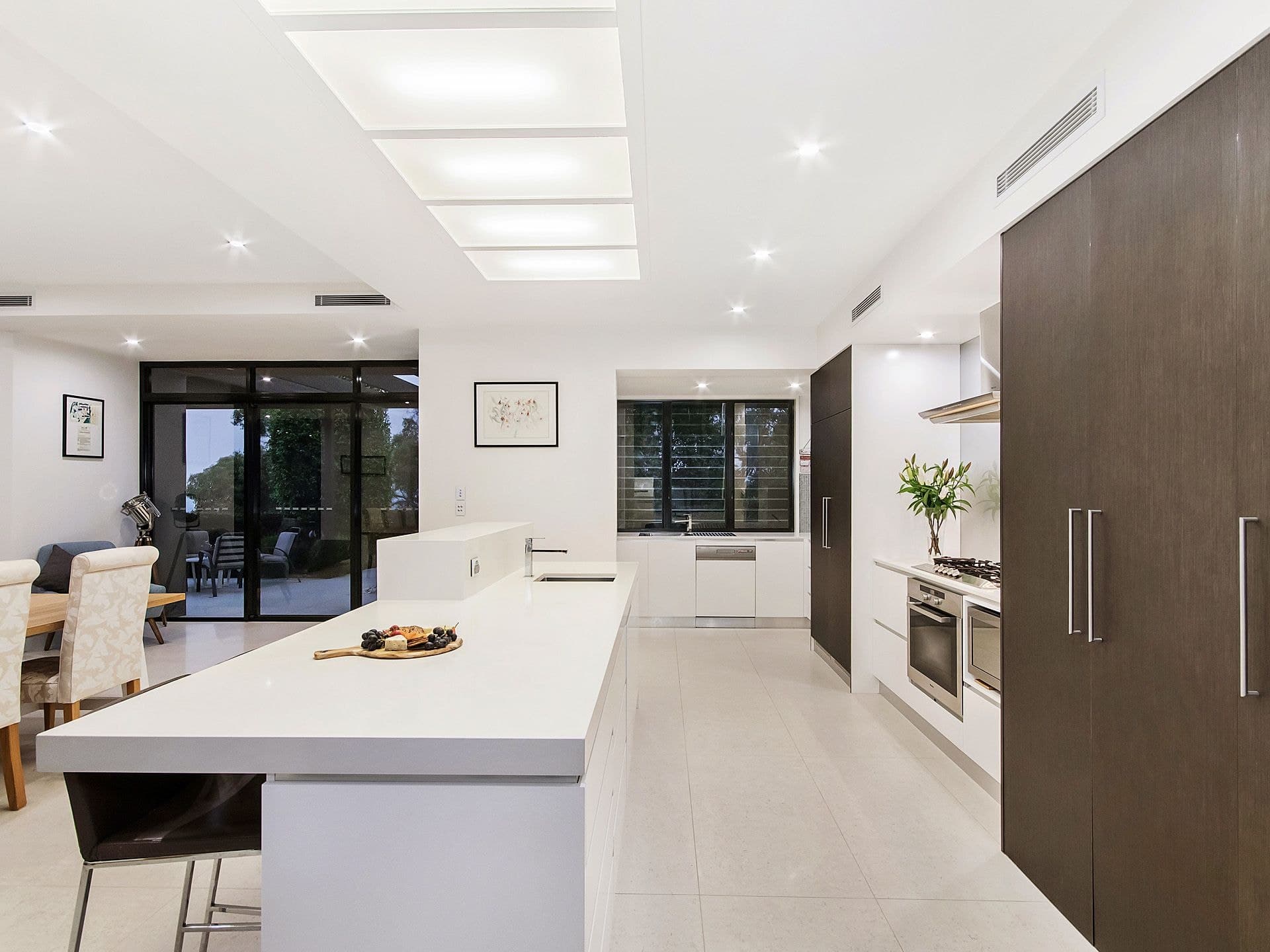 143 Chesterfield Drive, Bonogin - Thumbnail 8