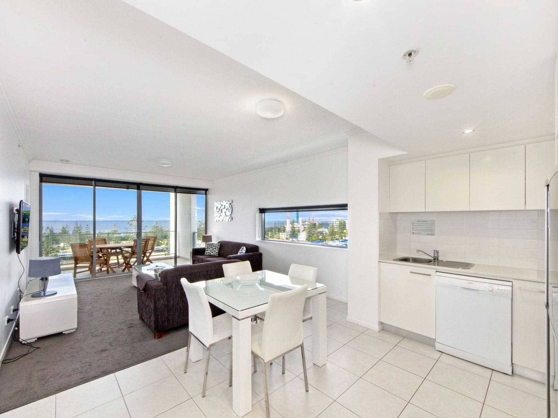 84/25 Surf Parade, Broadbeach - Thumbnail 2