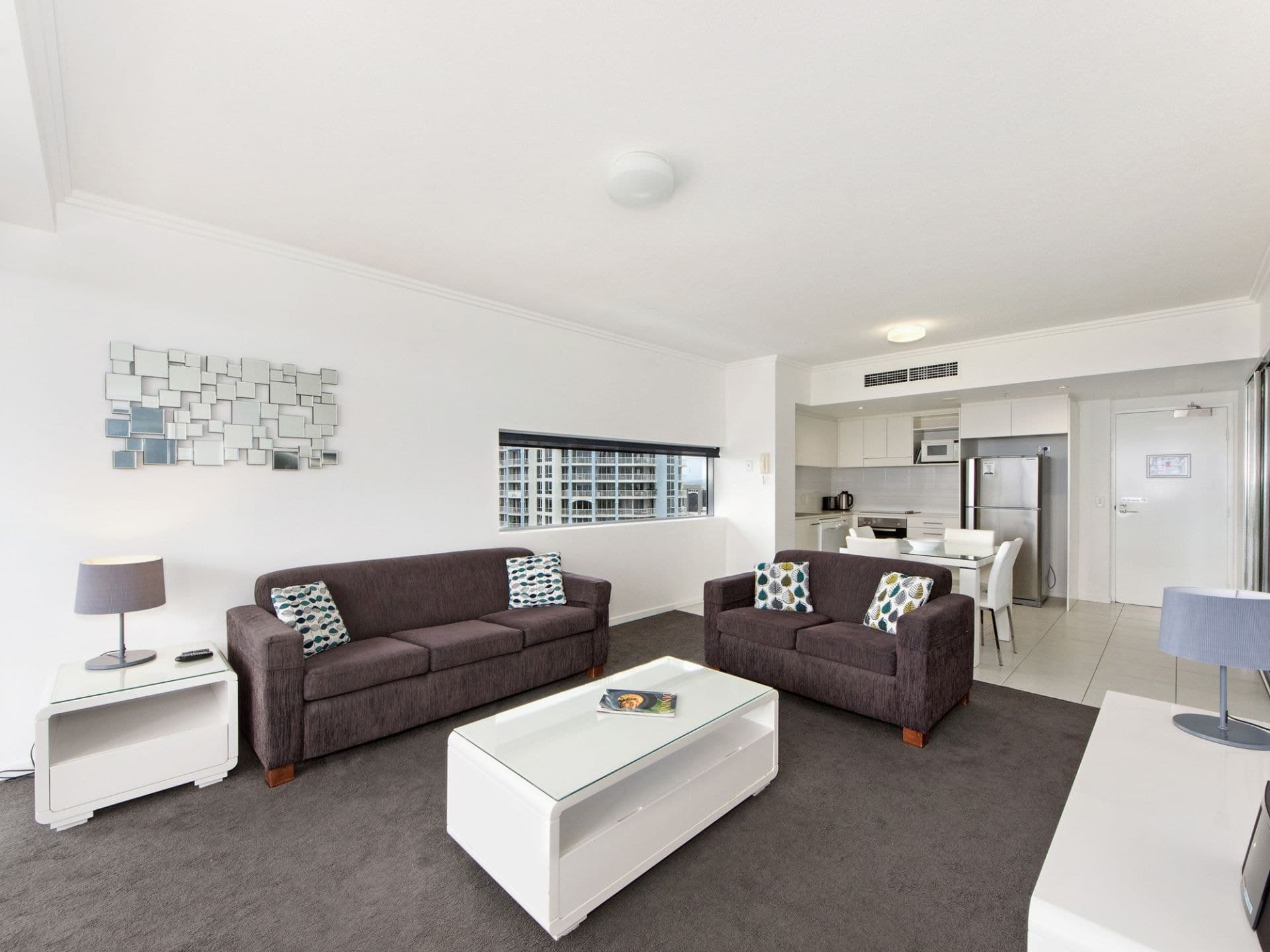 84/25 Surf Parade, Broadbeach - Thumbnail 3