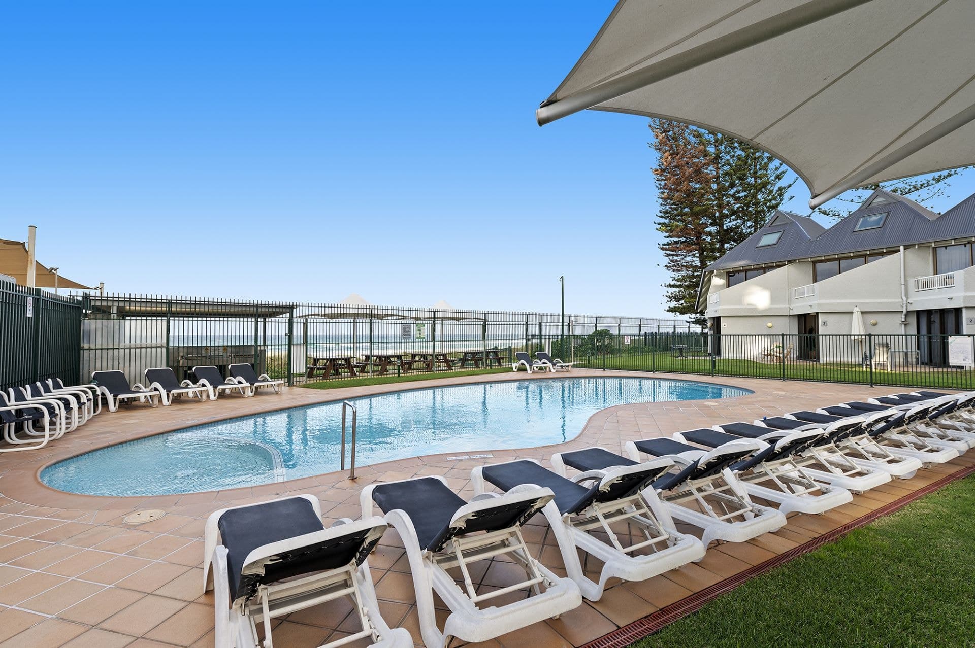 4/60 Old Burleigh Road, Surfers Paradise - Thumbnail 3