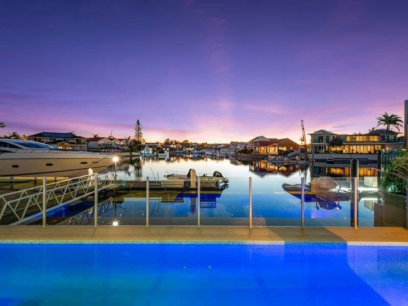 52 Shearwater Esplanade, Runaway Bay - Thumbnail 4