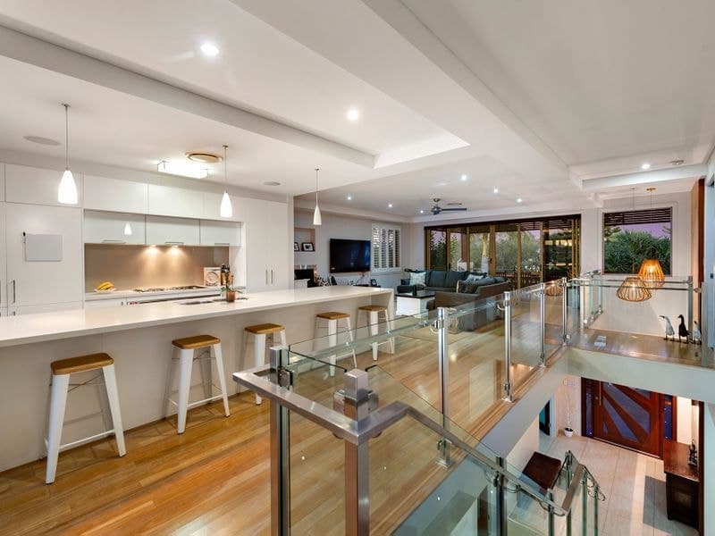 52 Shearwater Esplanade, Runaway Bay - Thumbnail 6