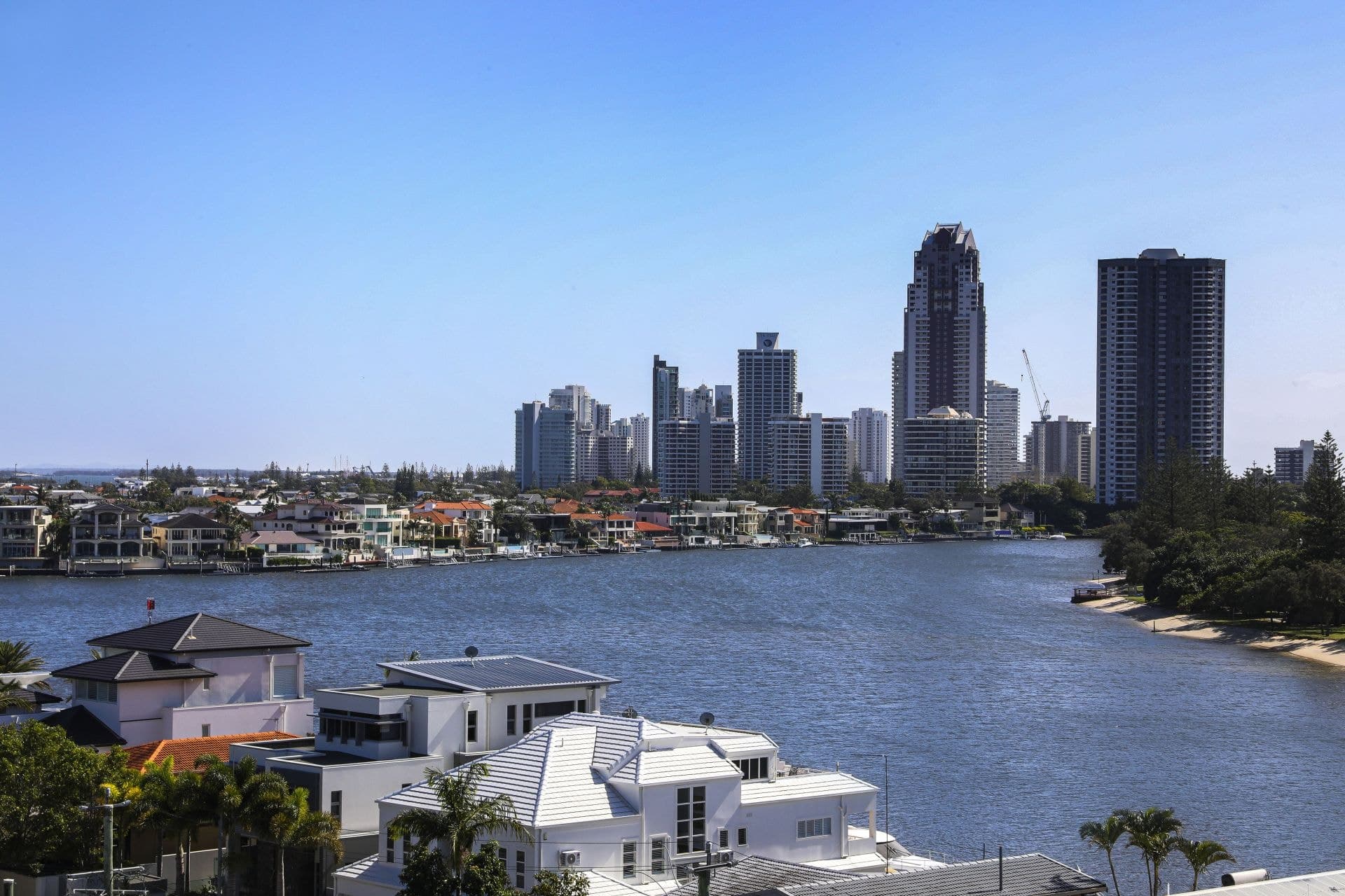 54/53 Darrambal Street, Surfers Paradise - Thumbnail 2