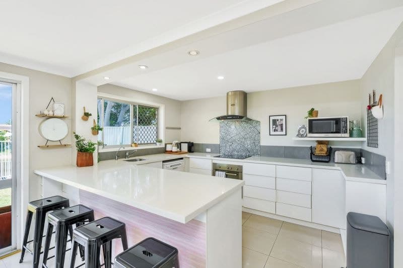 110 Salerno Street, Isle Of Capri - Thumbnail 4