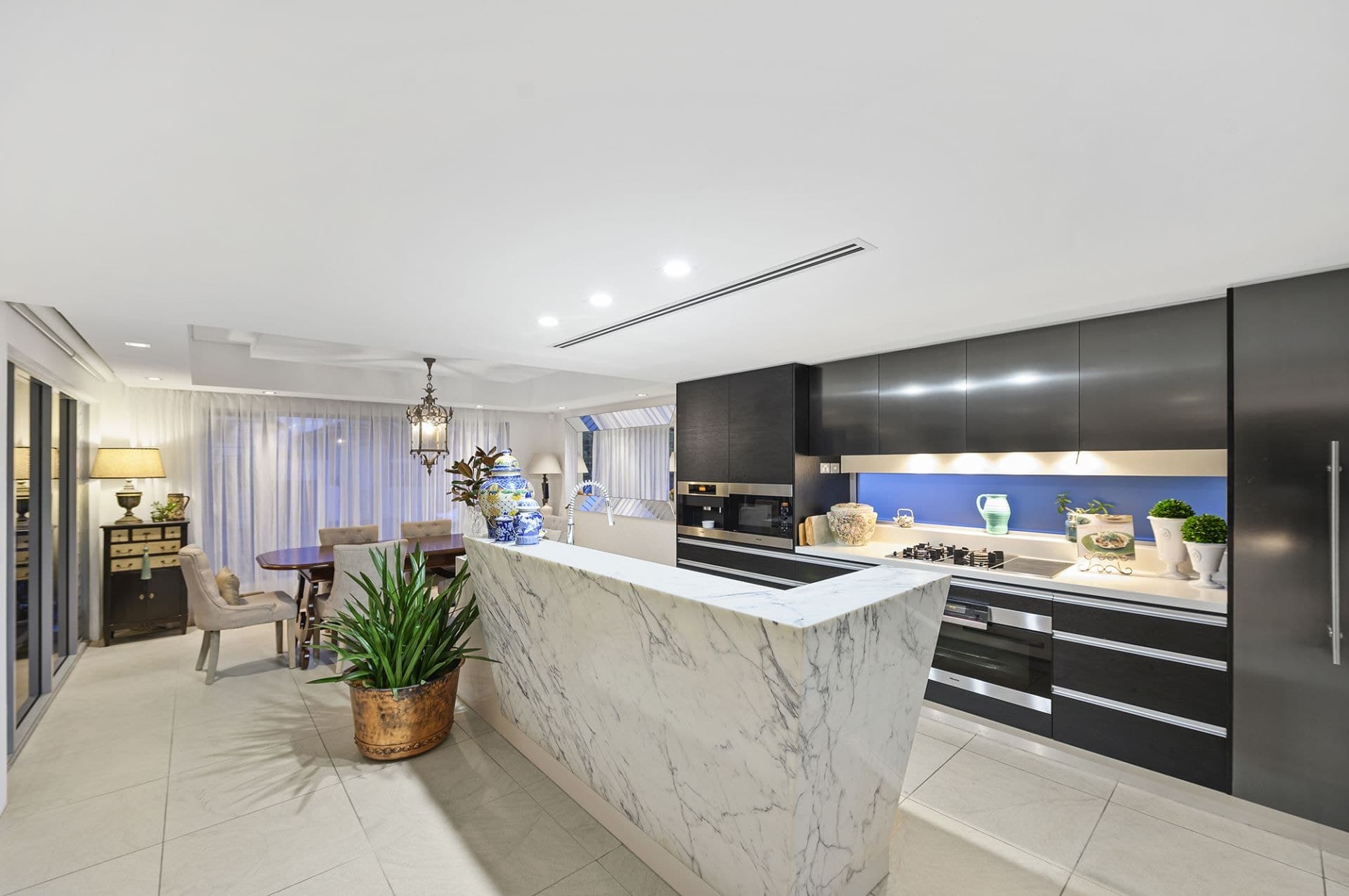 1/45 Cronin Avenue, Main Beach - Thumbnail 7
