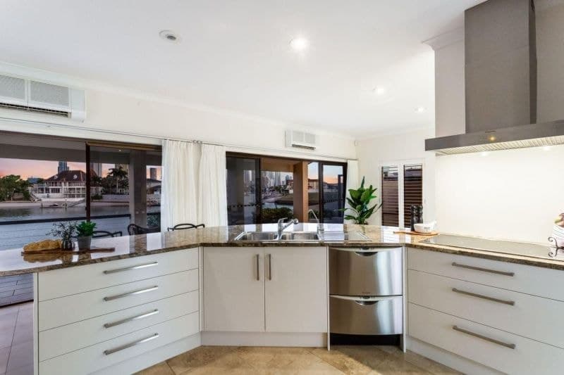 124 Commodore Drive, Paradise Waters - Thumbnail 8