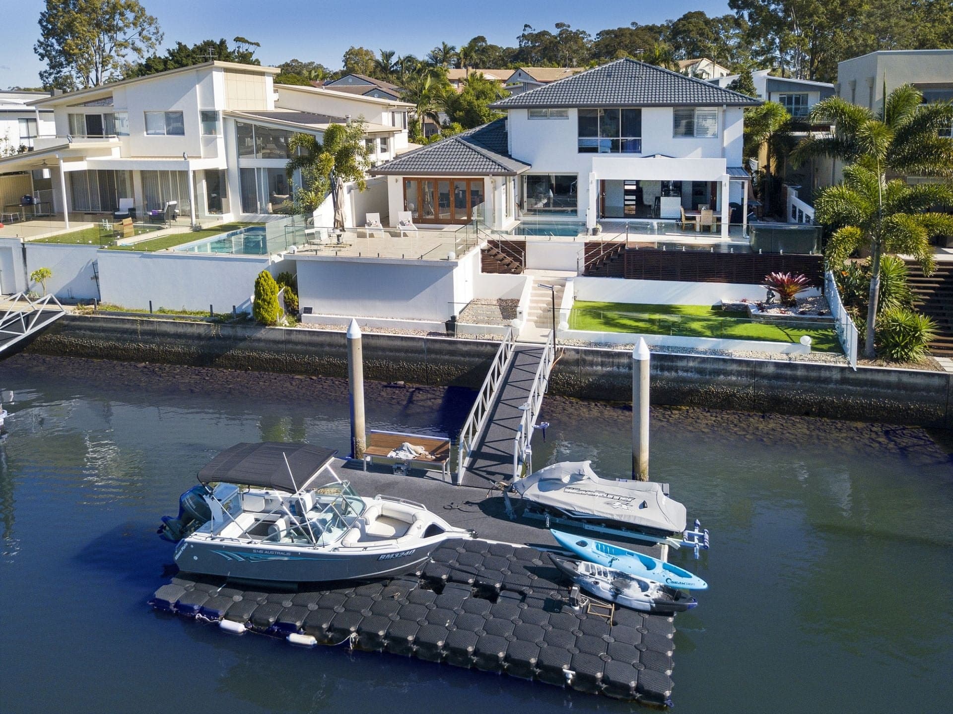 69 Compass Drive, Biggera Waters - Thumbnail 2