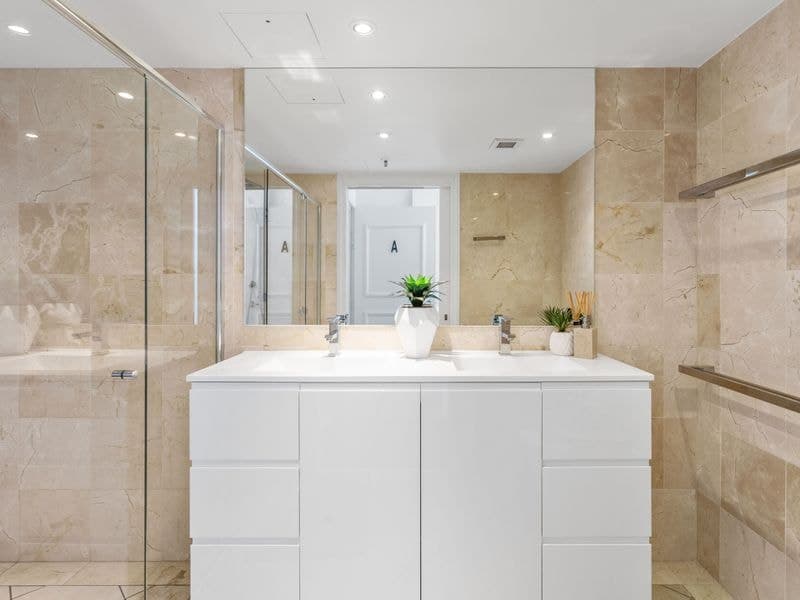 2052/2633 Gold Coast Highway, Broadbeach - Thumbnail 6