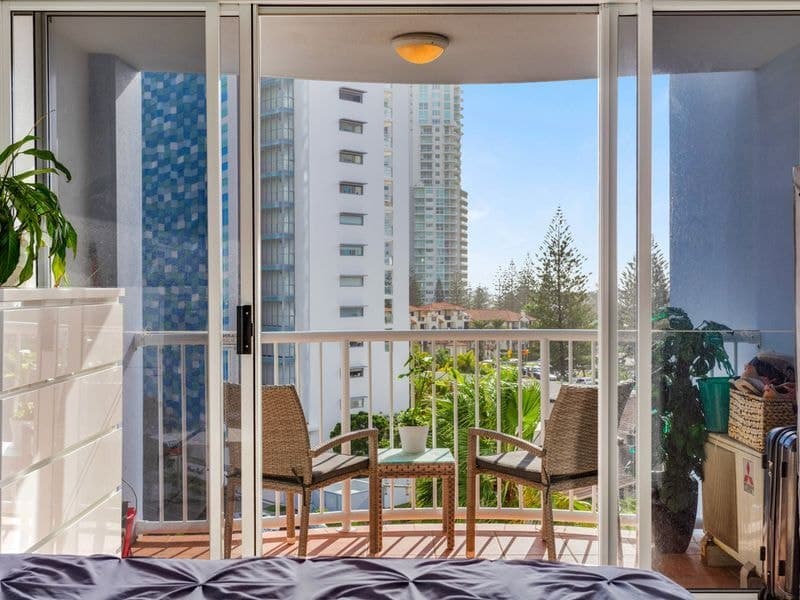 2052/2633 Gold Coast Highway, Broadbeach - Thumbnail 8