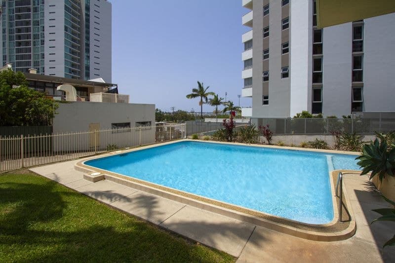 25/72 Marine Parade, Southport - Thumbnail 3