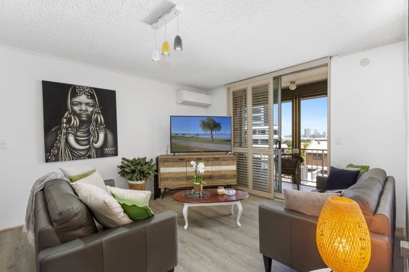 25/72 Marine Parade, Southport - Thumbnail 6