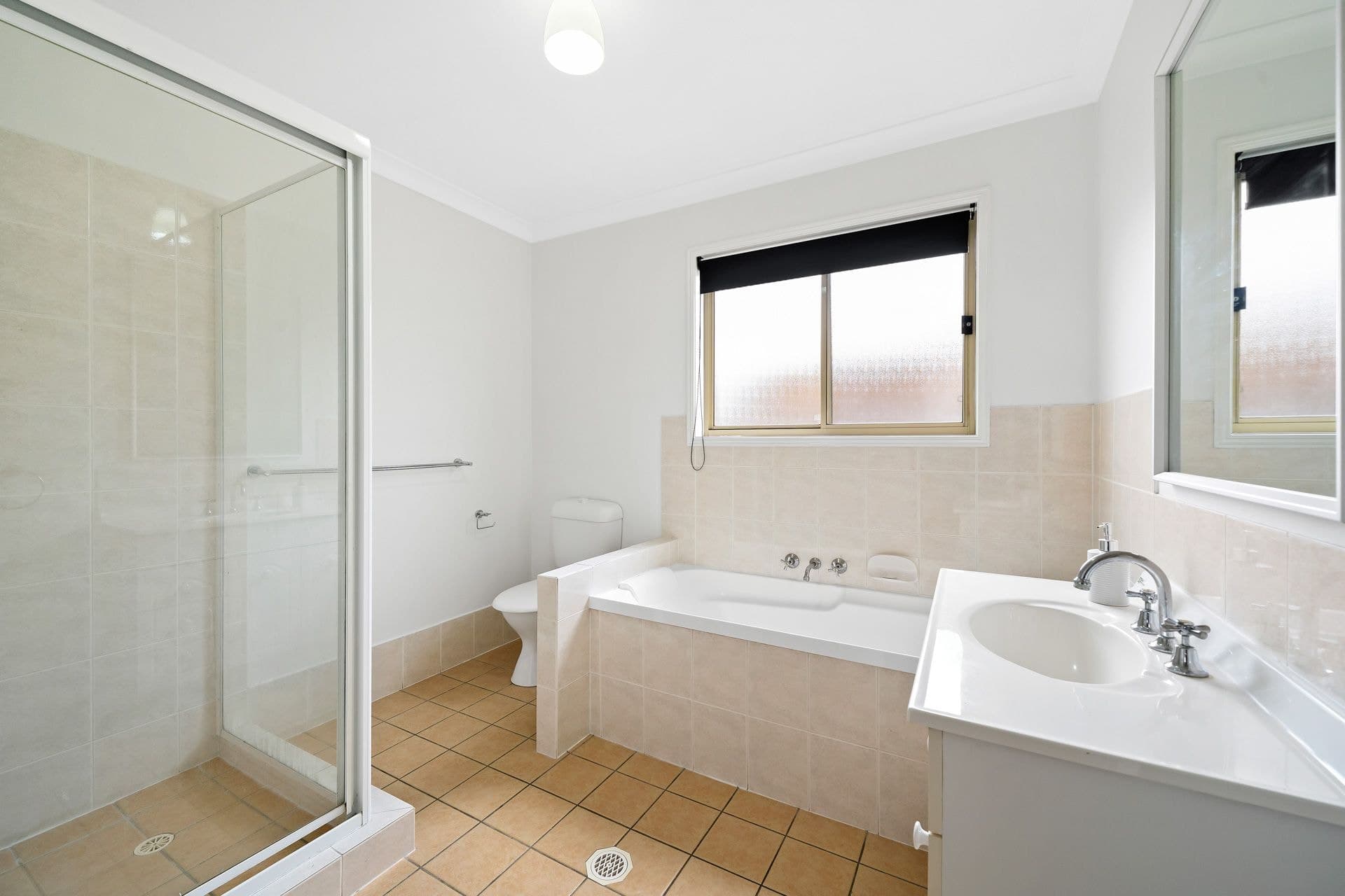 38 Allenby Drive, Meadowbrook - Thumbnail 7