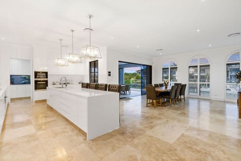 2216 Taromeo Court, Hope Island - Thumbnail 5