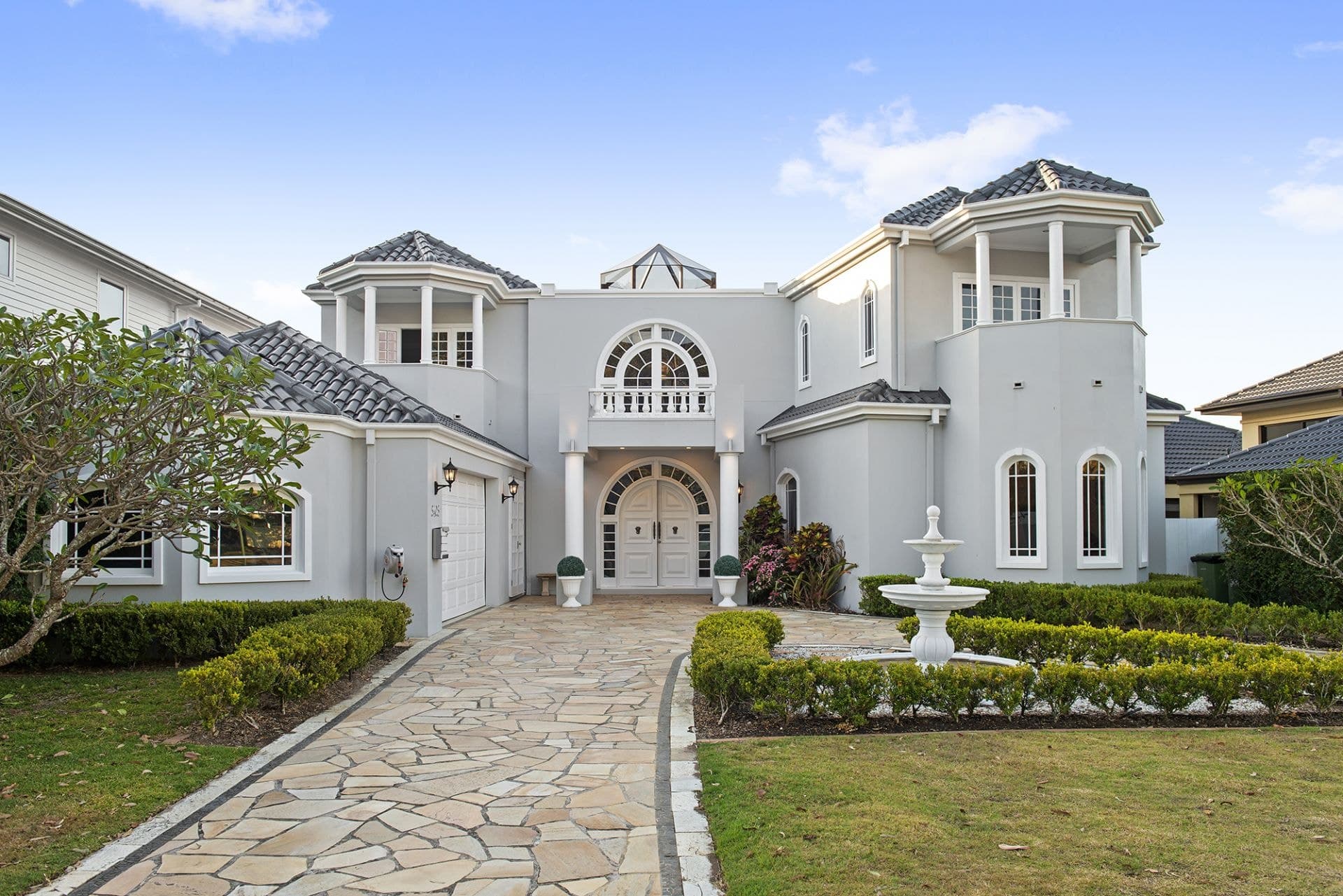 5403 Pebble Lane, Sanctuary Cove - Thumbnail 3