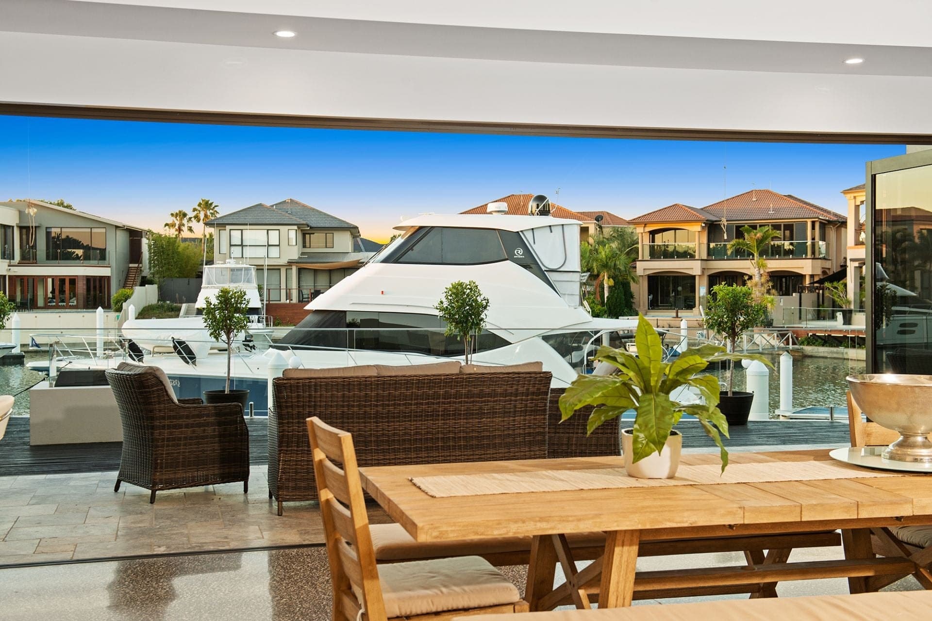 1-3 Queen Guineveres Place, Sovereign Islands - Thumbnail 7