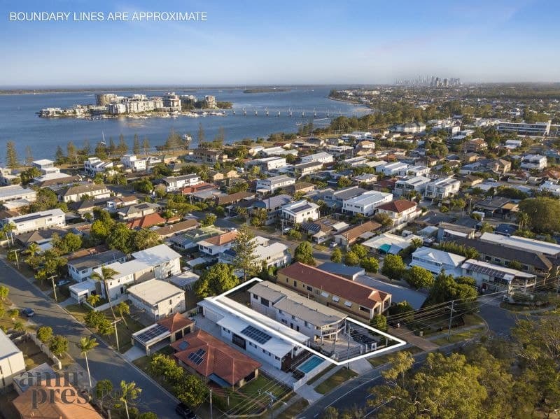 53 Paradise Parade, Paradise Point - Image 1