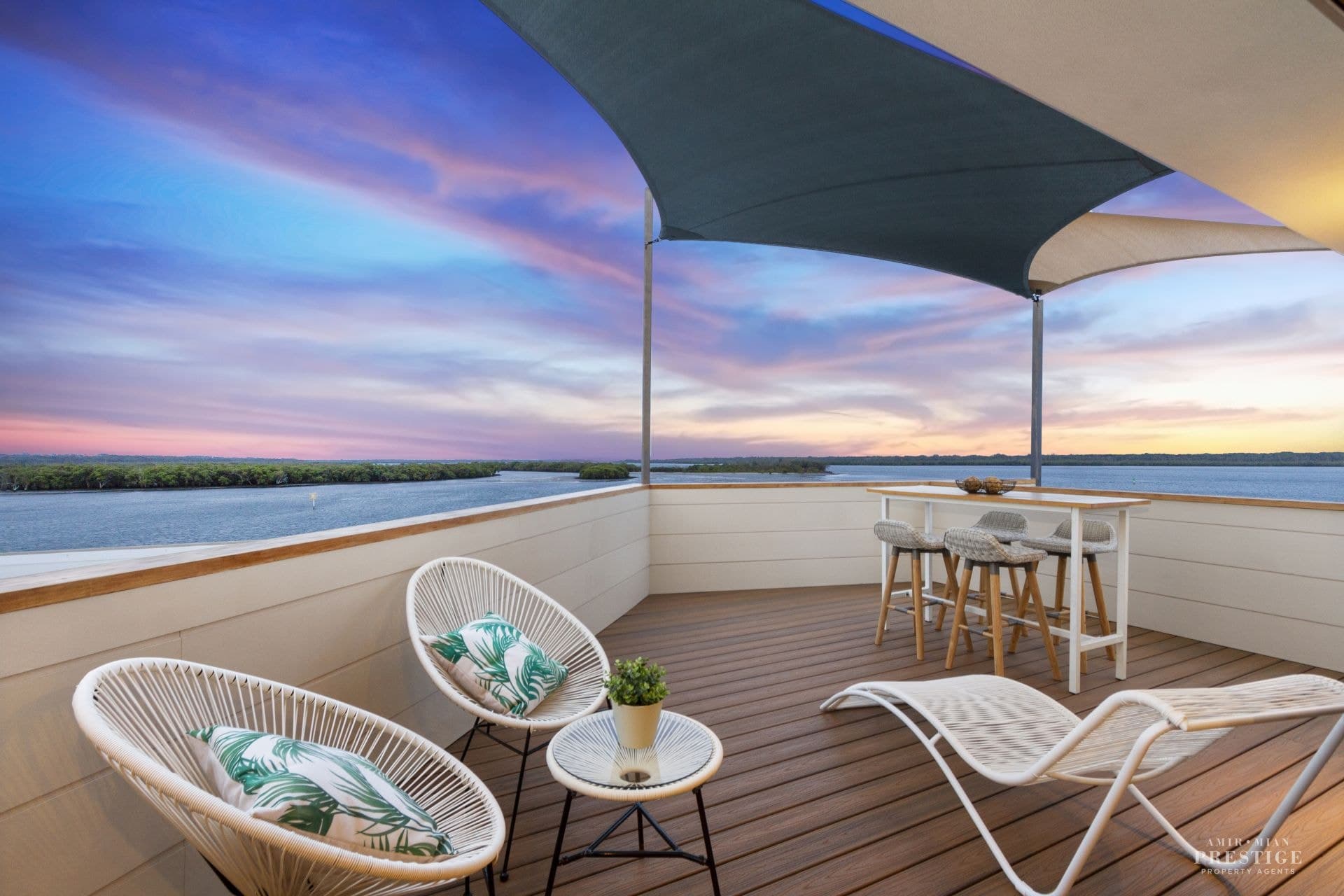27 Knightsbridge Parade West, Sovereign Islands - Image 1