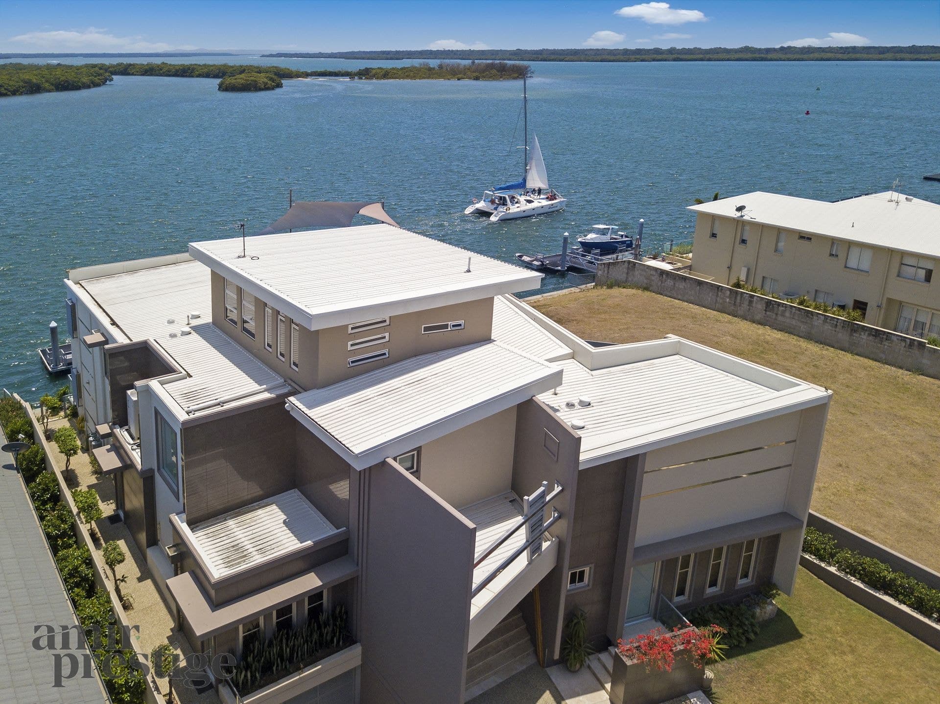 27 Knightsbridge Parade West, Sovereign Islands - Thumbnail 5