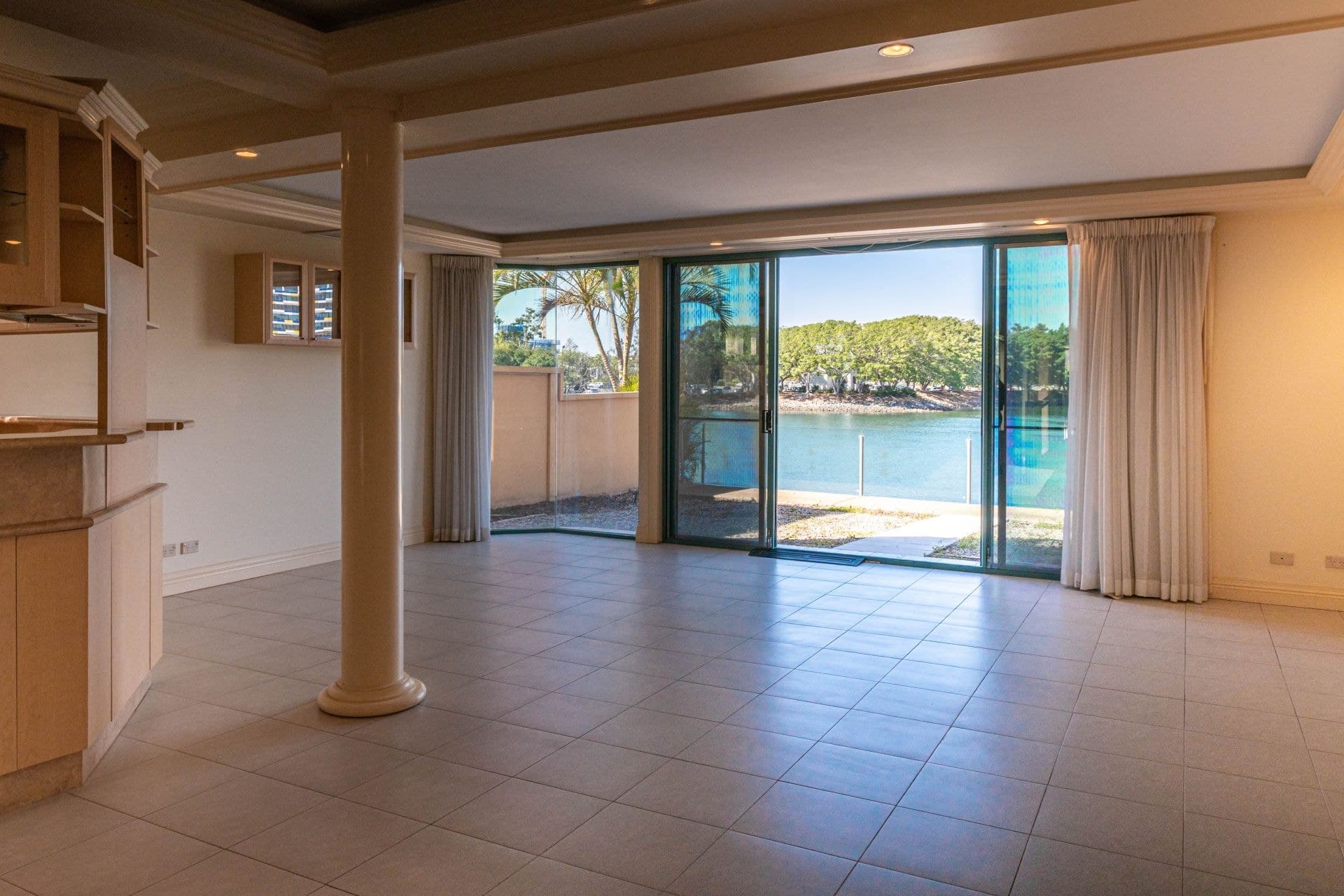 2/197 Stanhill Drive, Chevron Island - Thumbnail 7