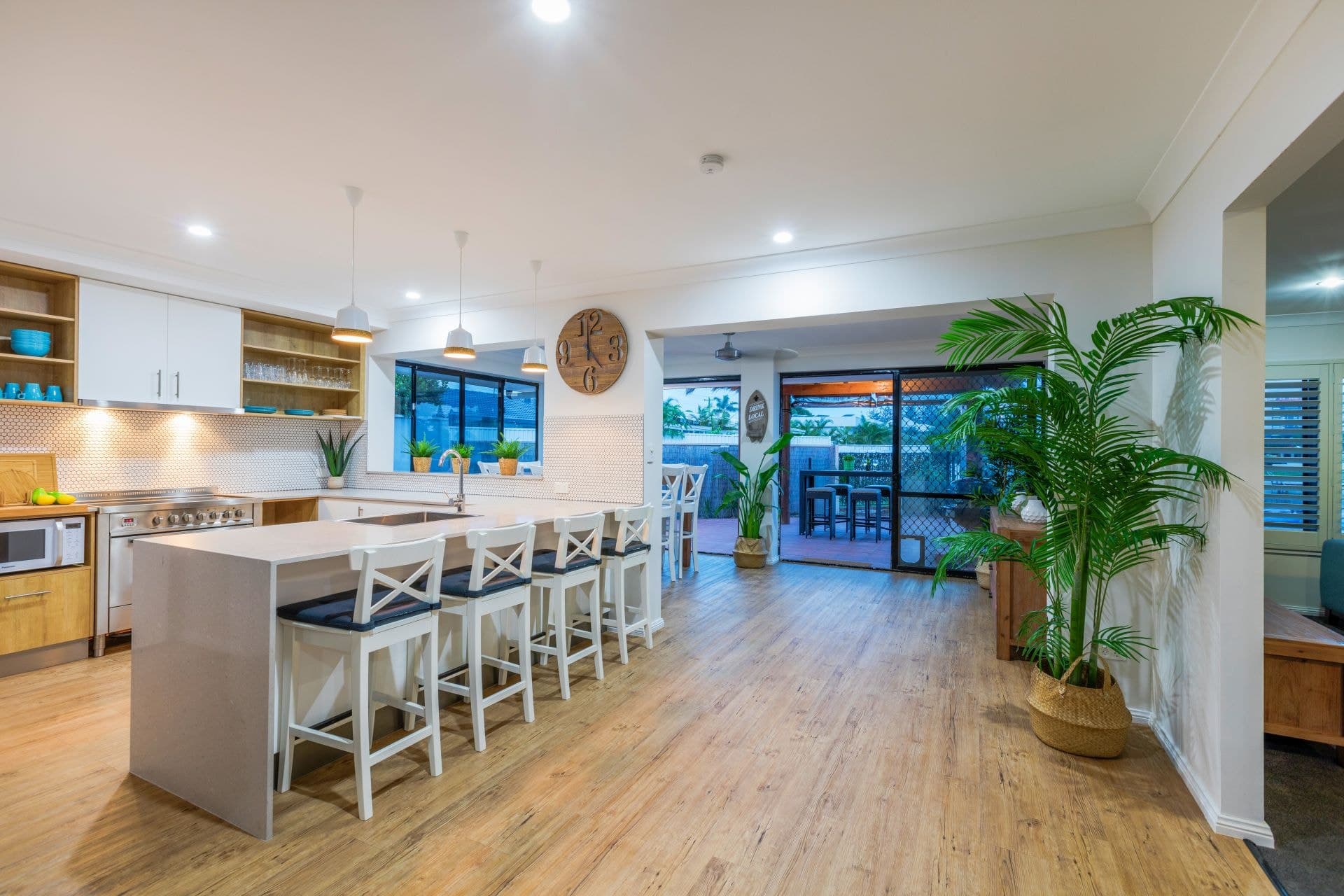 42 Rio Vista Boulevard, Broadbeach Waters - Thumbnail 3
