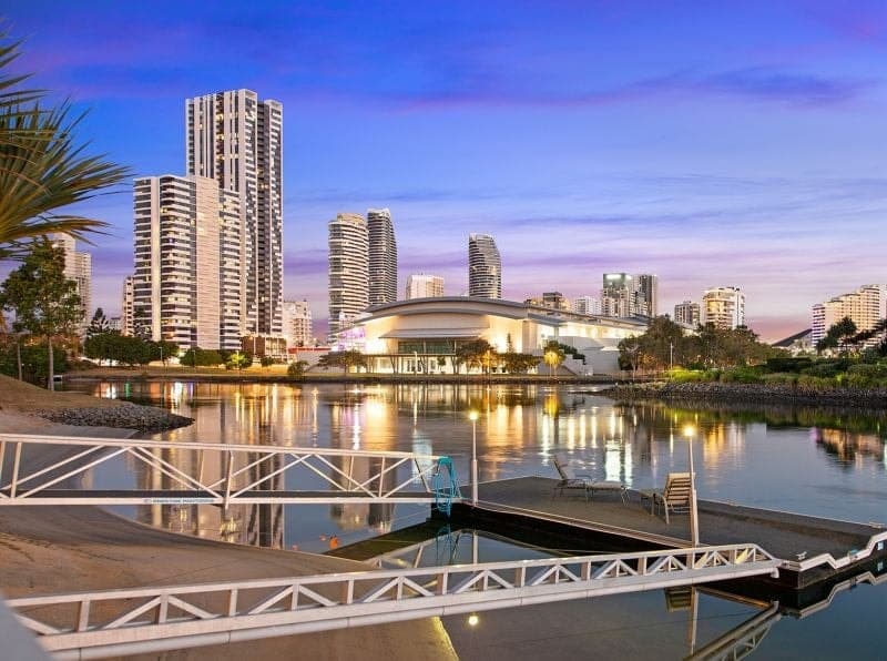 139 Allambi Avenue, Broadbeach Waters - Thumbnail 2