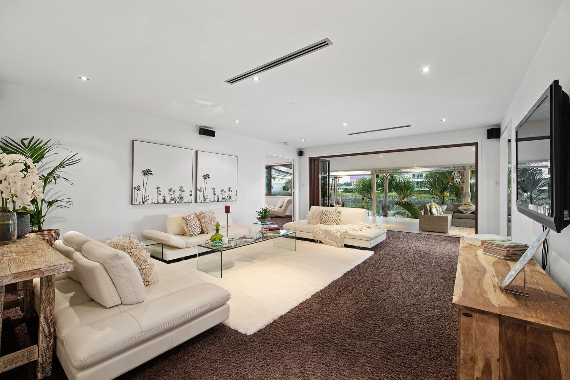 139 Allambi Avenue, Broadbeach Waters - Thumbnail 4