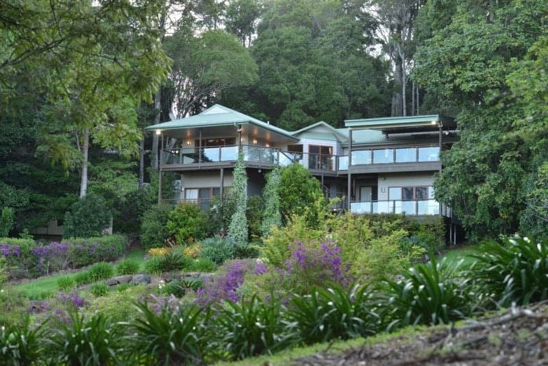 32 Carey Parade, Tamborine Mountain - Thumbnail 2