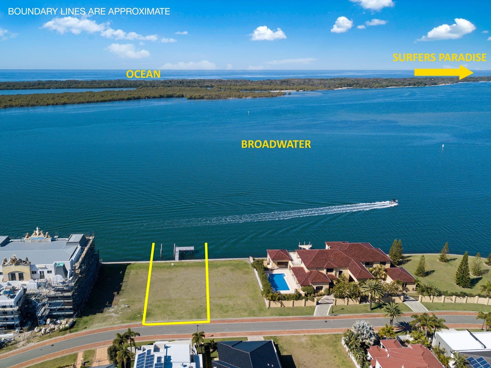 28 King Charles Drive, Sovereign Islands - Thumbnail 3