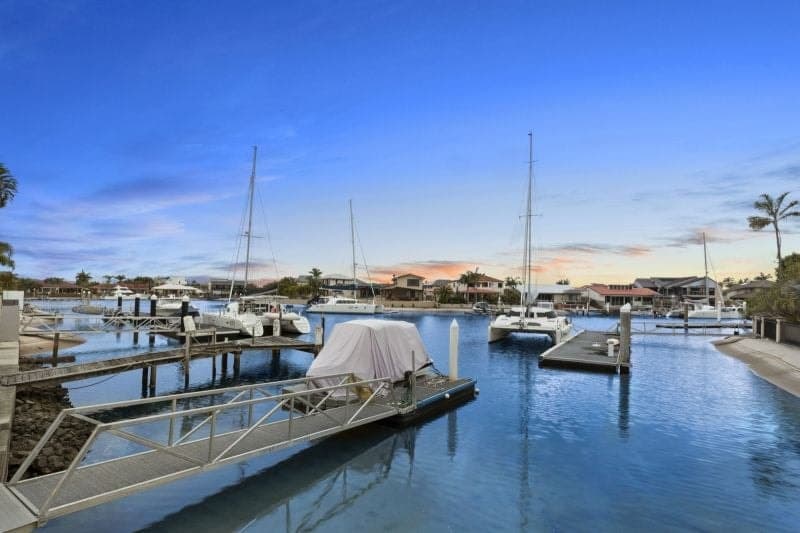 165 BAYVIEW Street, Runaway Bay - Thumbnail 2