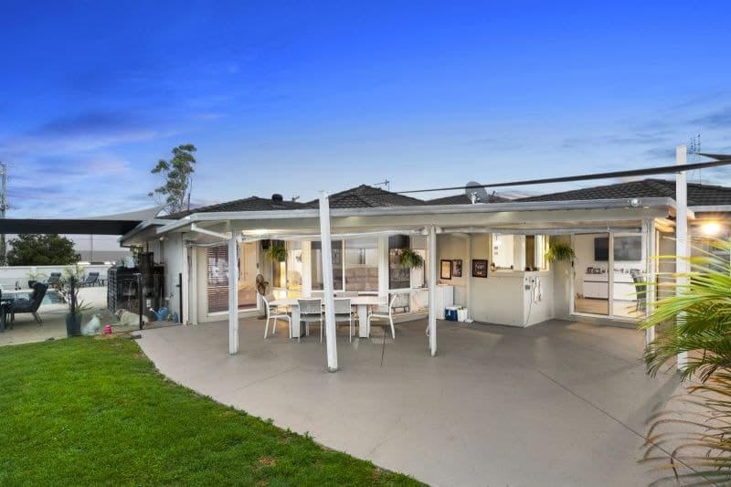 165 BAYVIEW Street, Runaway Bay - Thumbnail 3