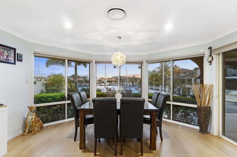 165 BAYVIEW Street, Runaway Bay - Thumbnail 6