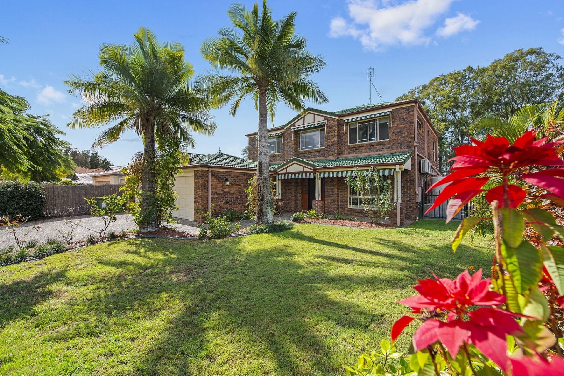 7 Yungaburra Place, Helensvale - Thumbnail 2