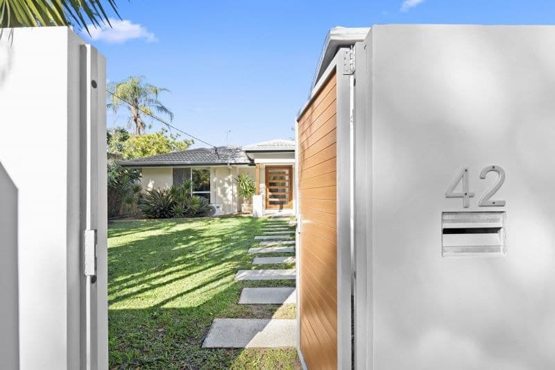 42 Slatyer Avenue, Bundall - Thumbnail 5