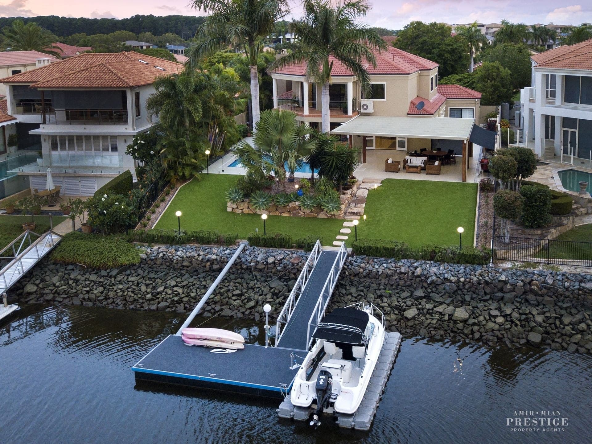 1120 Beechwood Drive, Hope Island - Thumbnail 4
