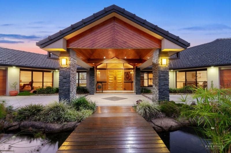42 Midnight Court, Runaway Bay - Thumbnail 5