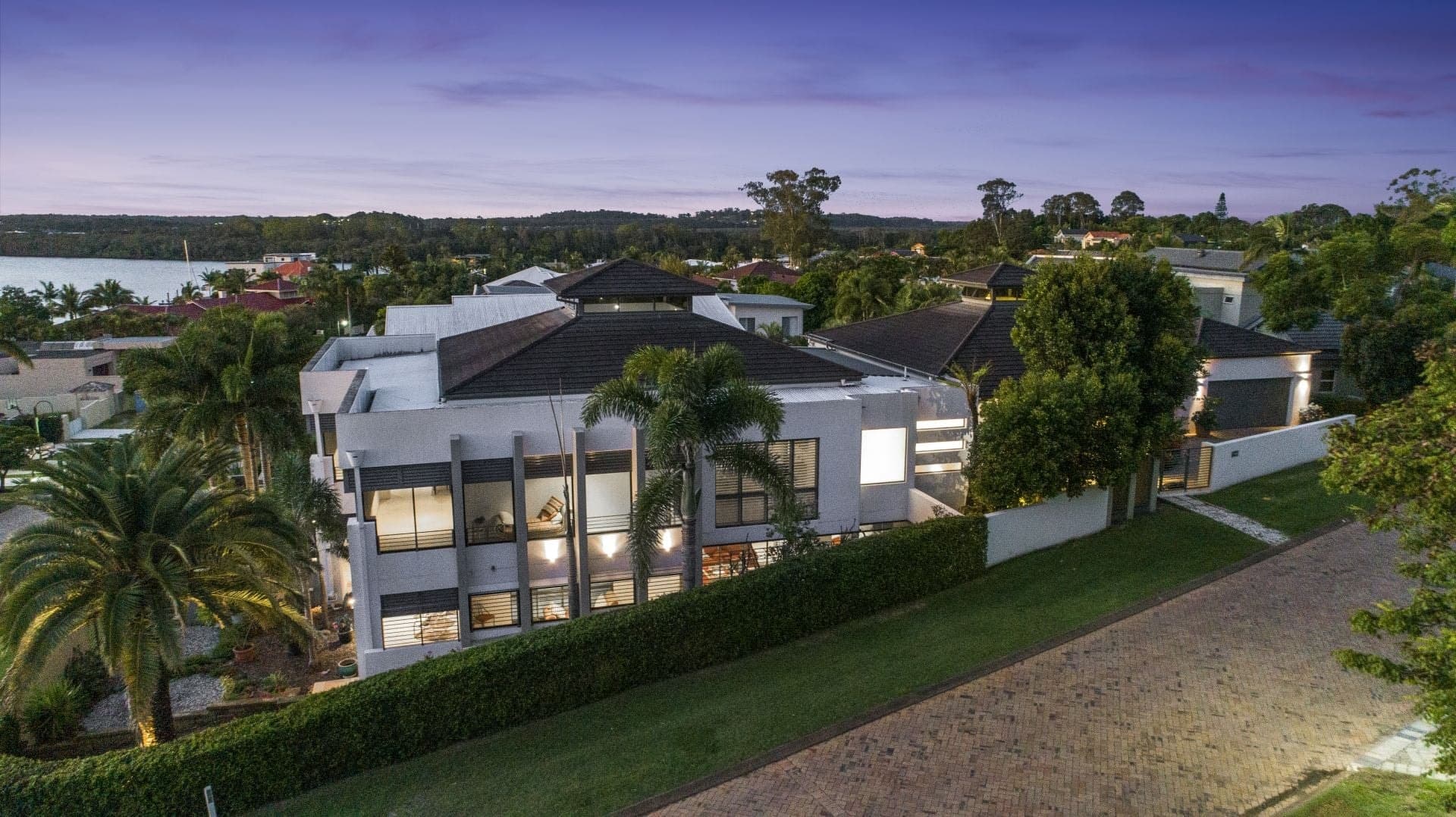 4711 The Parkway, Hope Island - Image 1