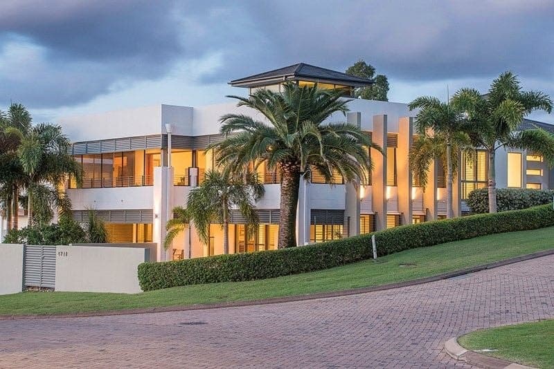 4711 The Parkway, Hope Island - Thumbnail 2
