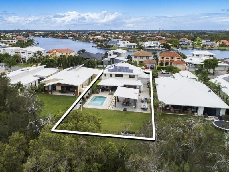 81 The Peninsula, Helensvale - Thumbnail 3