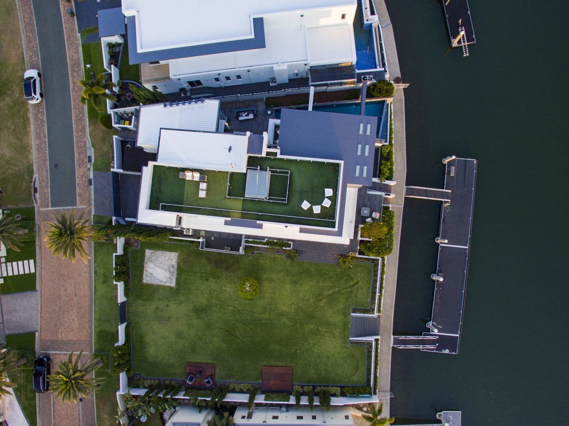 14 Knightsbridge Parade West, Sovereign Islands - Image 1