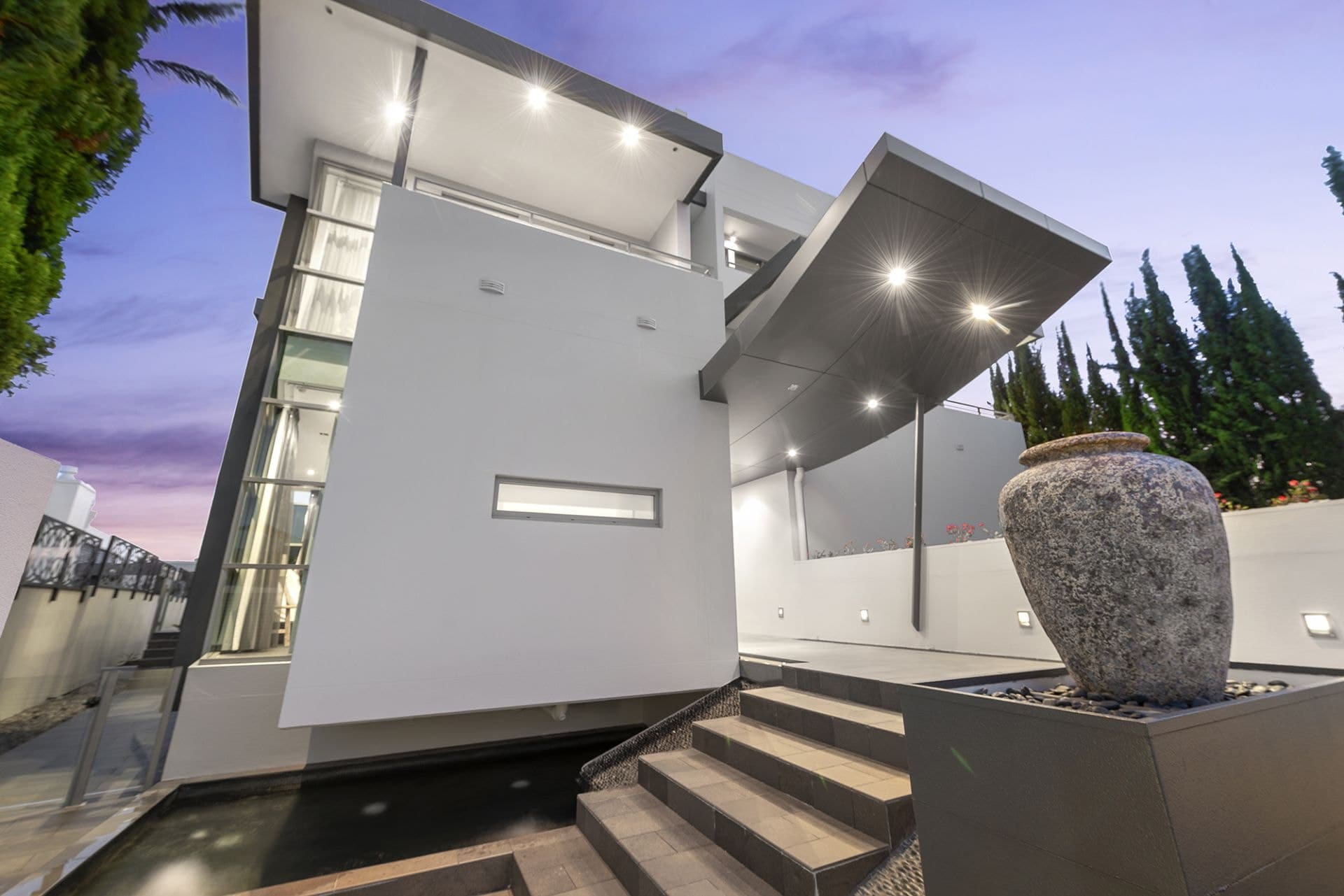 12 Knightsbridge Parade West, Sovereign Islands - Thumbnail 3