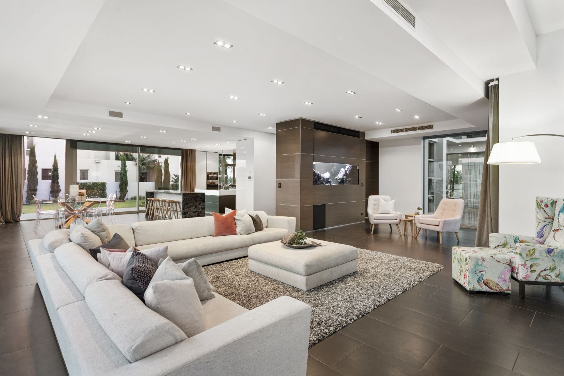 12 Knightsbridge Parade West, Sovereign Islands - Thumbnail 5