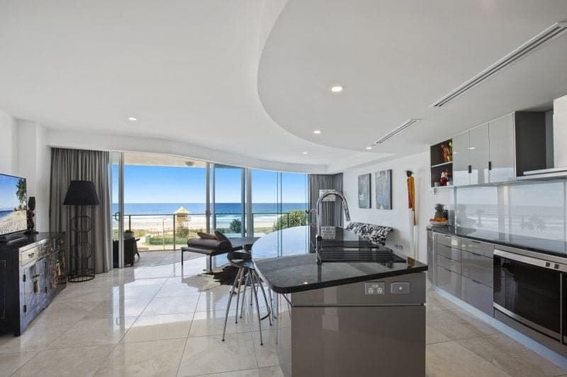 3/59-61 Broadbeach Boulevard, Broadbeach - Thumbnail 2