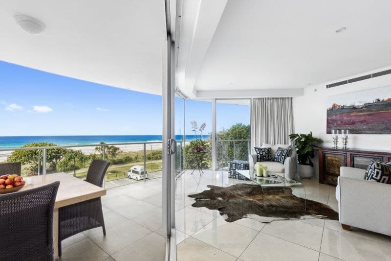 4/59-61 Broadbeach Boulevard, Broadbeach - Image 1