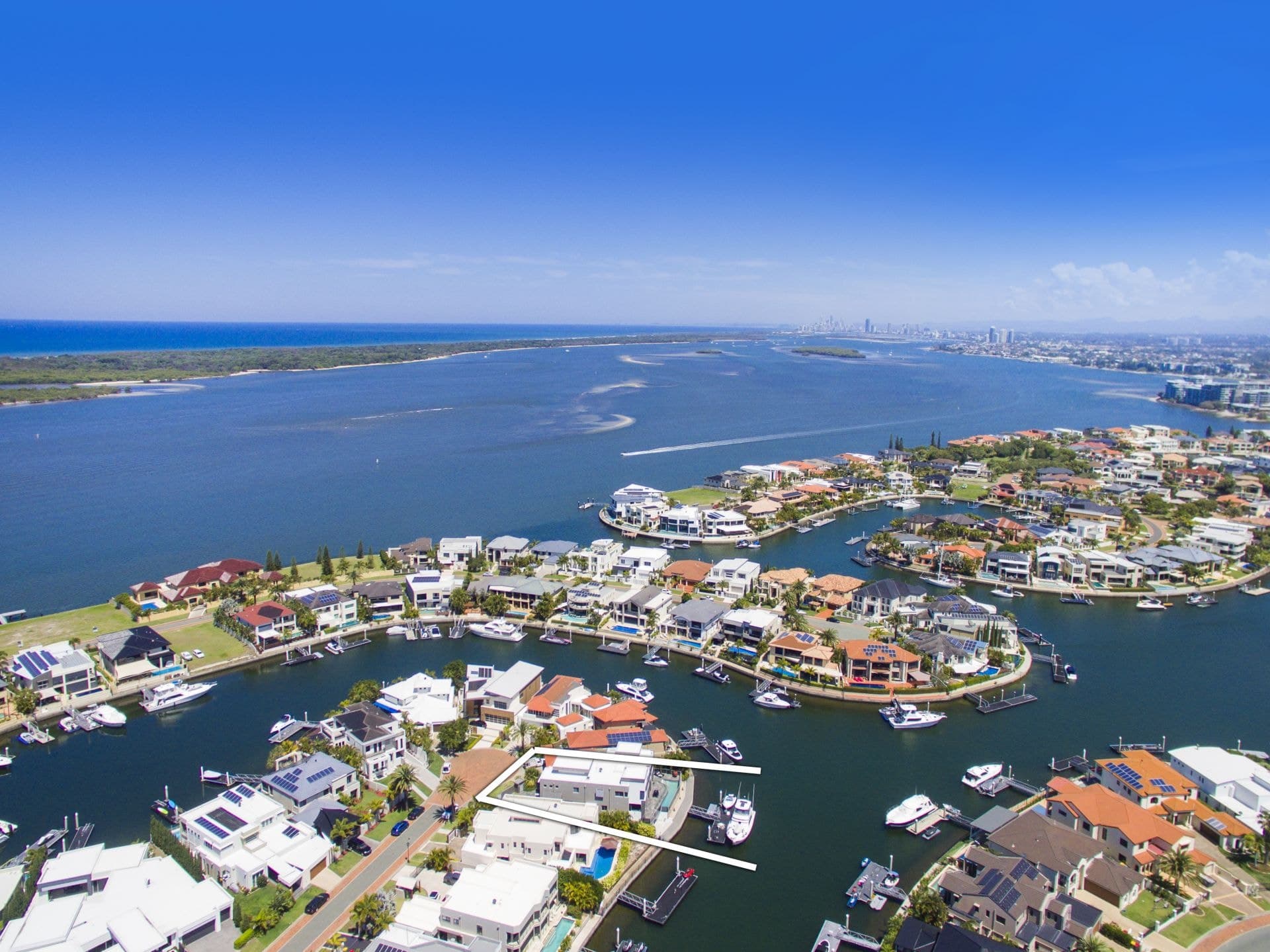 9 Kensington Mews, Sovereign Islands - Image 1