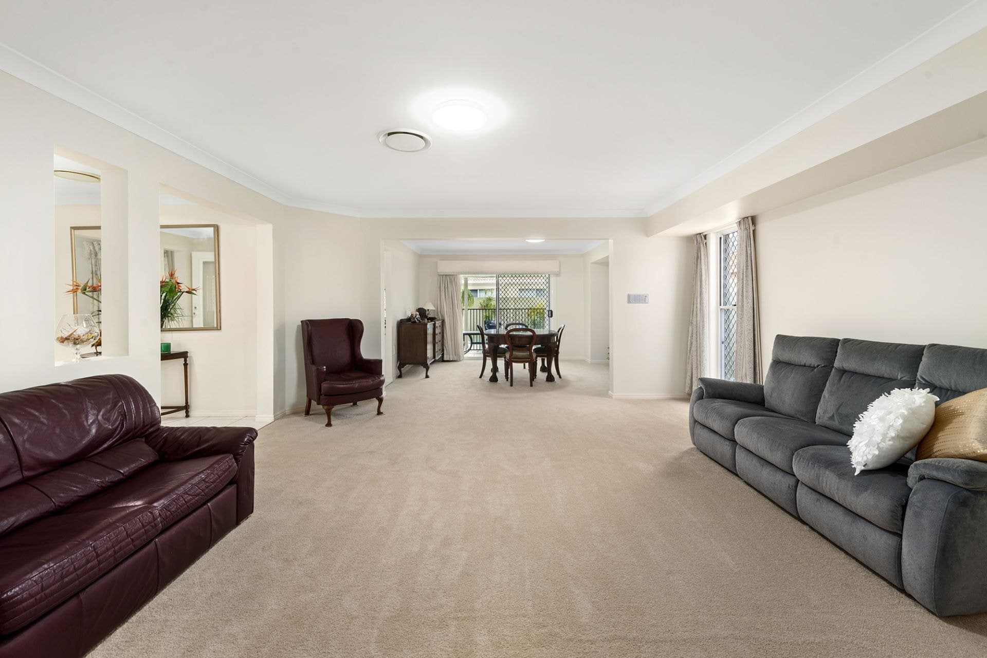 15 Edinburgh Road, Benowa Waters - Thumbnail 4